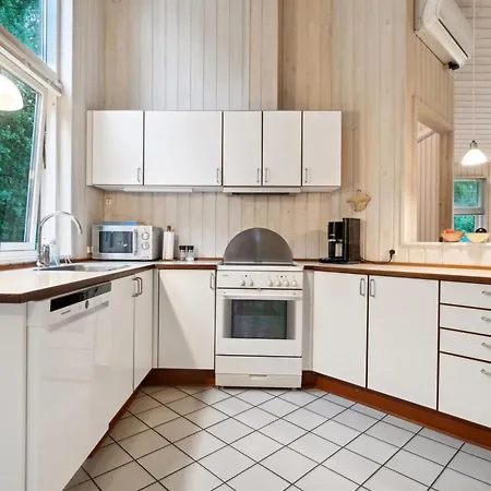 Holiday home Emmie - 1-2km From The Sea By Interhome *