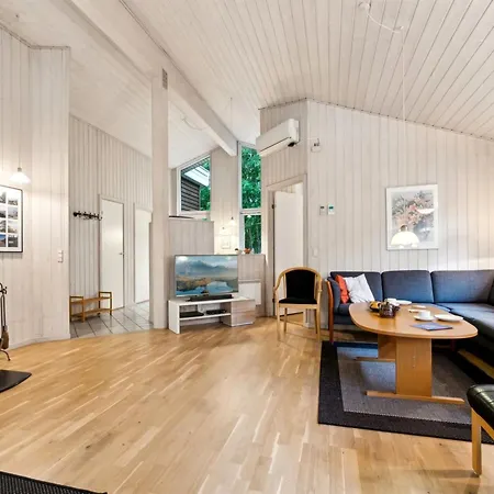 Emmie - 1-2km From The Sea By Interhome 別荘