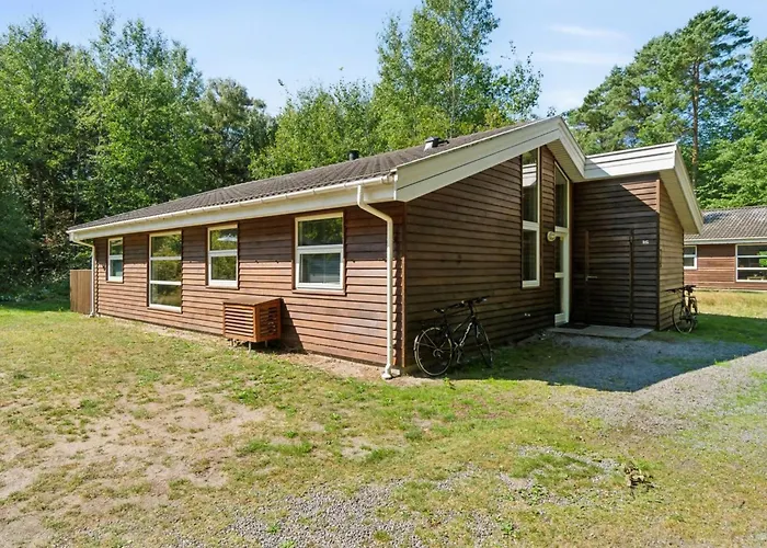 Emmie - 1-2km From The Sea By Interhome